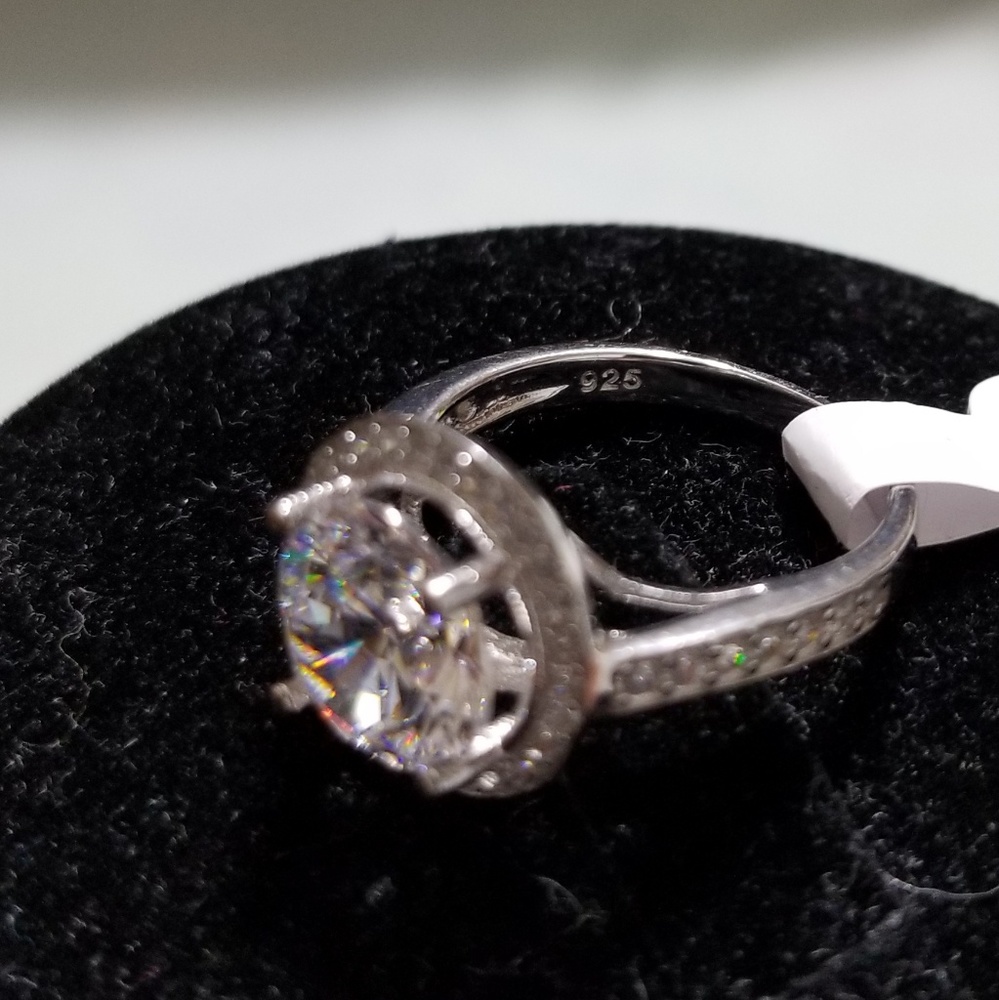 3.5ct HALO SILVER RING - Picture 5 of 7